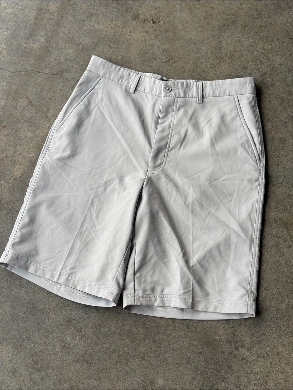 Kirkland Signature 9” shorts, light grey (men’s 32”)